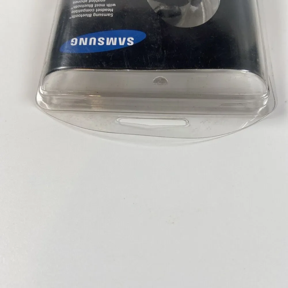NEW Samsung HM1000 Wireless Bluetooth Headset w/ Charger